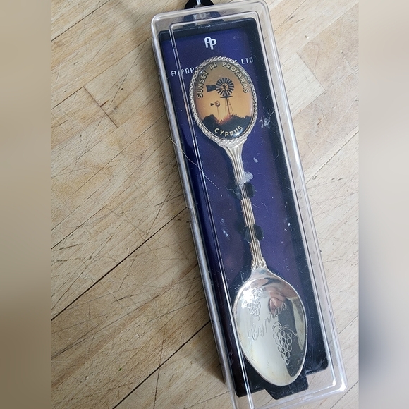 Souvenir Spoon Cyprus - Picture 2 of 4